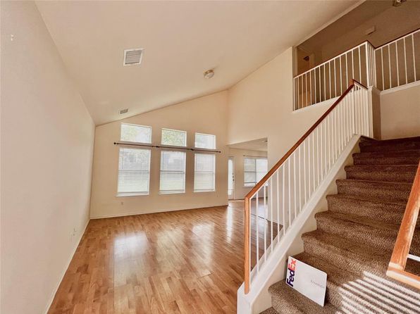 1157 Kentra Dr
