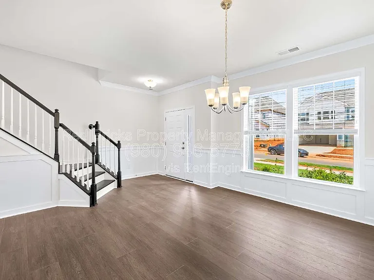 9008 Catboat St — Photo 5