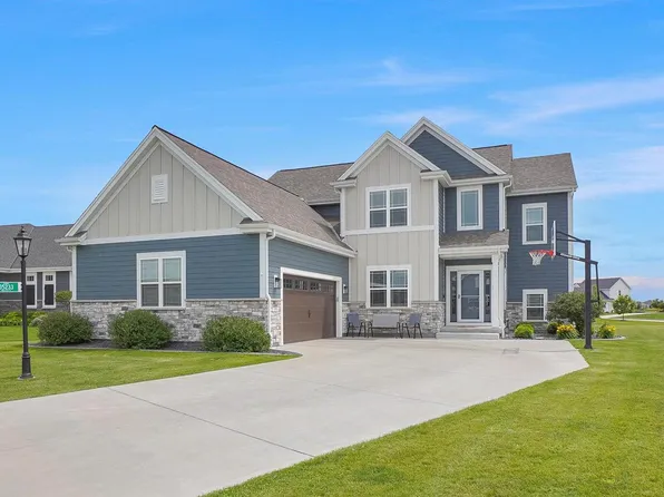 35233 Walleye COURT, Oconomowoc, WI 53066