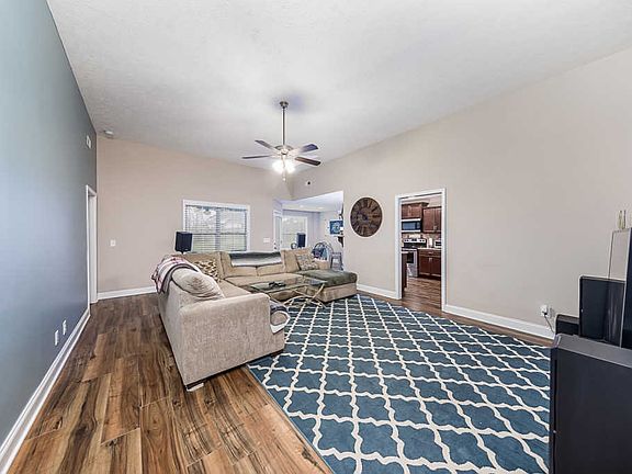 4th image of 920 Talon Hills Dr