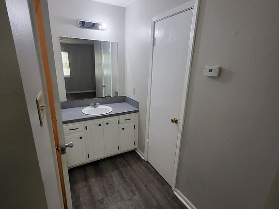 4th image of 131 Regency Ave Unit C