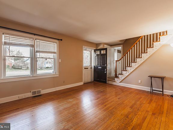 5th image of 23 Sunset Rd