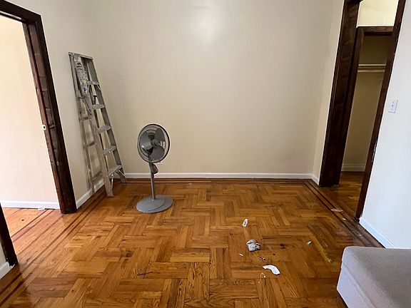 2nd image of 180 Erasmus St APT D3
