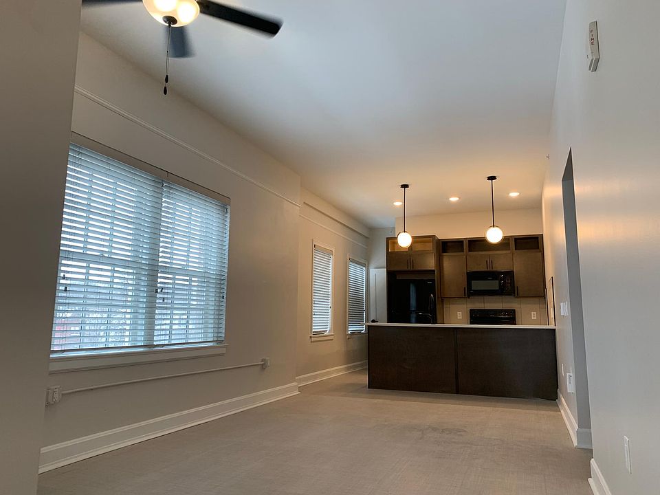 1st image of 20 W 36th St #508