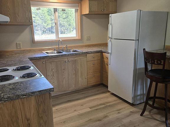 5th image of 52460 Pine Dr