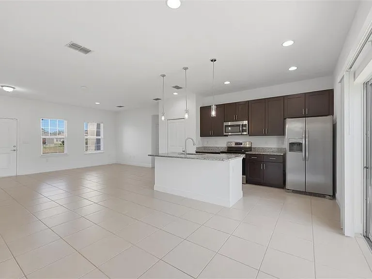 304 Begonia Ct — Photo 8