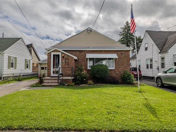 107 Brookland Dr, Syracuse, NY 13208