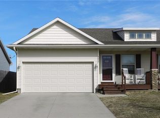 5817 NW 50th St, Johnston, IA 50131