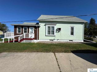 324 N Broadway, Wells, MN 56097