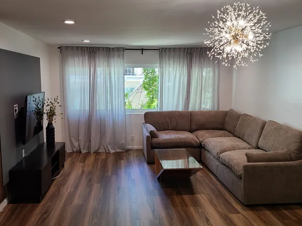 1025 N Kings Rd APT 207, West Hollywood, CA 90069