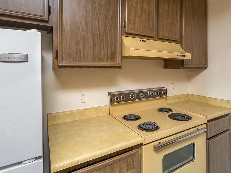1813 Girard Blvd NE #11 — Photo 10