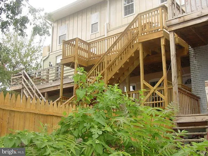 13 S St NE #A — Photo 8
