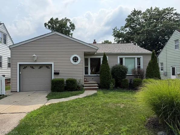 16223 Bardbury Ave, Middleburg Heights, OH 44130