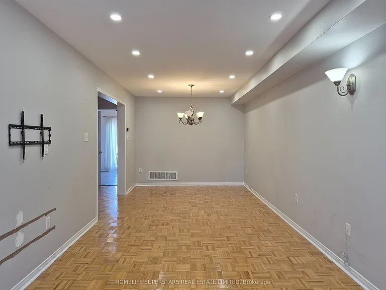 19 Foxchase Ave #46 — Photo 3