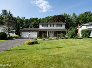 2034 Lisa Ln, Schenectady, NY 12303