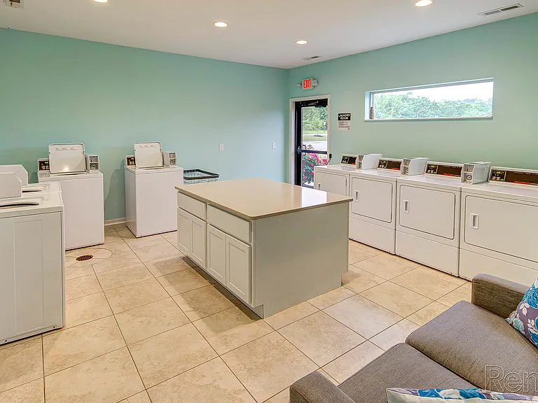 Nicholas Place Apartments — Photo 22