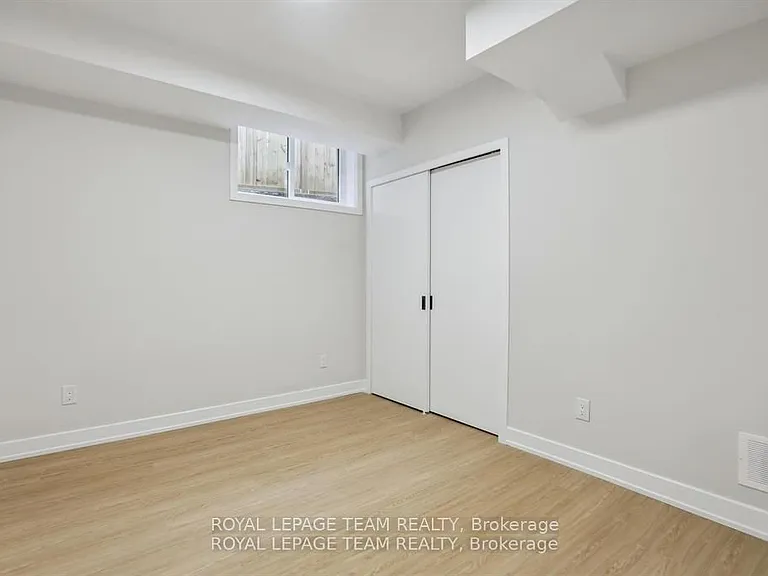 47 Grosvenor Ave #1 — Photo 12
