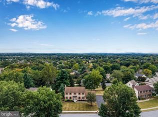 2415 W Bayberry Dr, Harrisburg, PA 17112