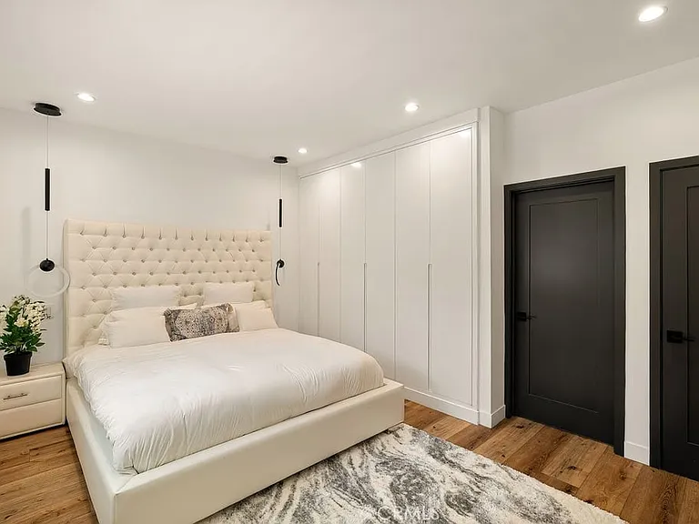 5332 Natick Ave — Photo 7