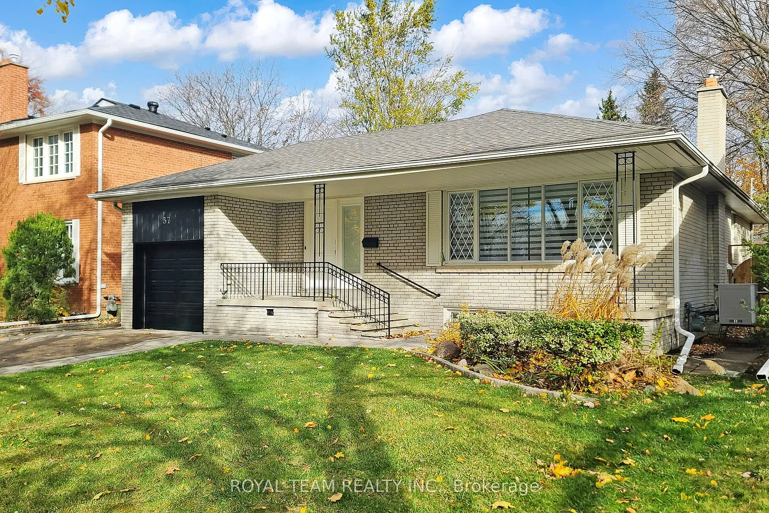 37 Markland Dr photo 1