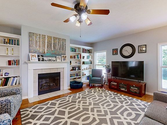2nd image of 66 Foxhound Rd