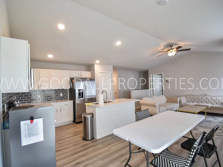 18203 Alpine Dr — Photo 6