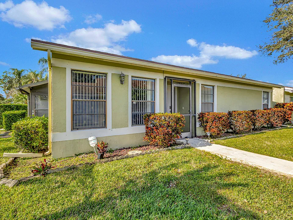 4385 Willow Brook Cir
