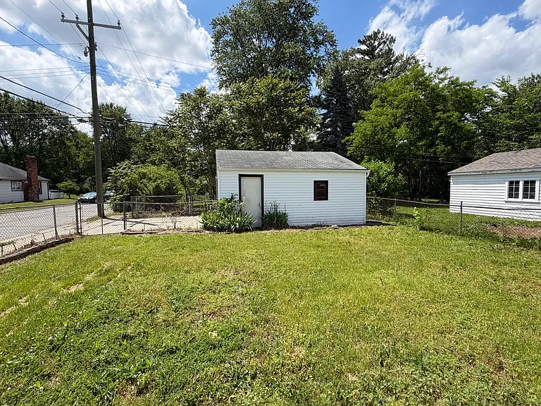 18405 Gillman St — Photo 23