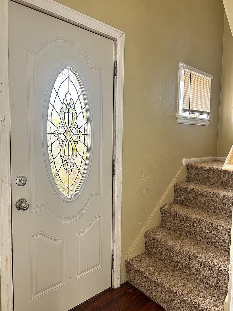 4 Bedroom Home — Photo 2
