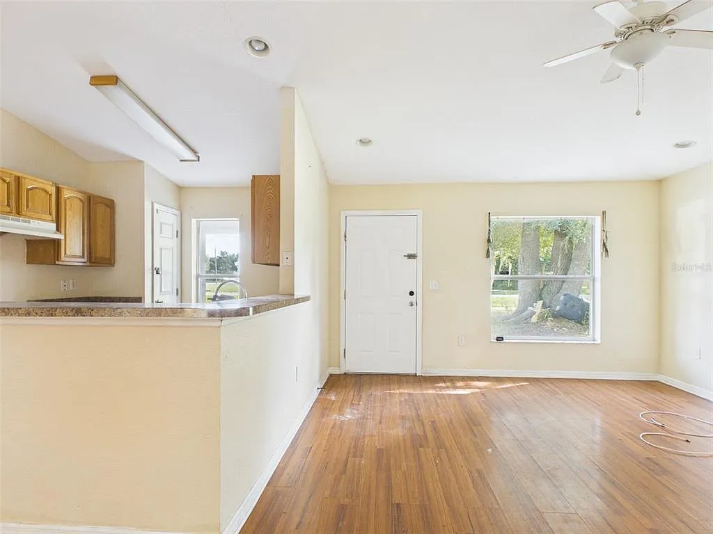 3 bed, 2.0 bath, 1146 sqft, $1,800 — Photo 4