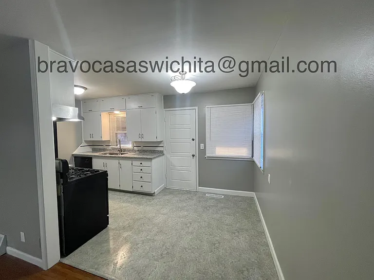 2227 S Bonn Ave — Photo 6