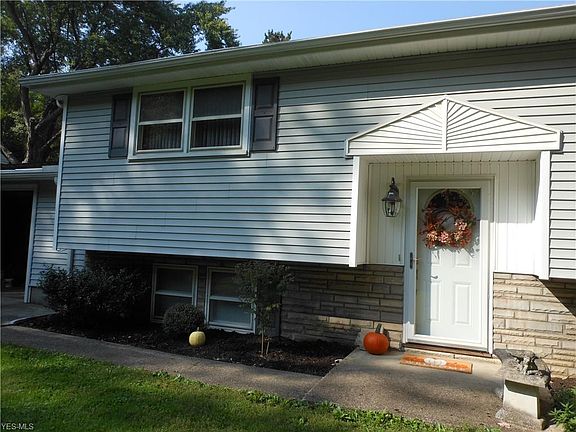 3rd image of 3350 Oakmont Dr