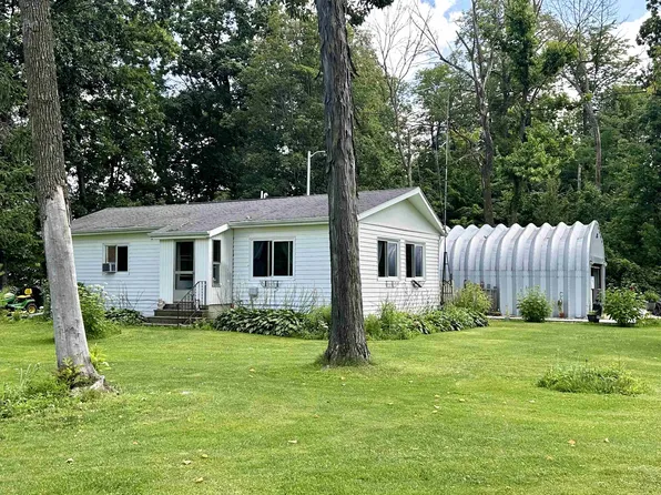 N4785 Maple Dr, Oakfield, WI 53065