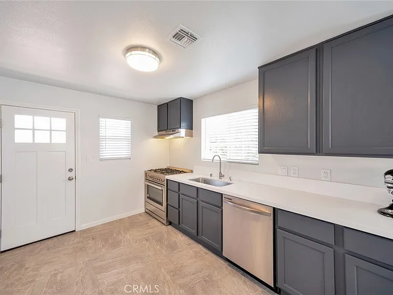 17609 Covello St — Photo 4