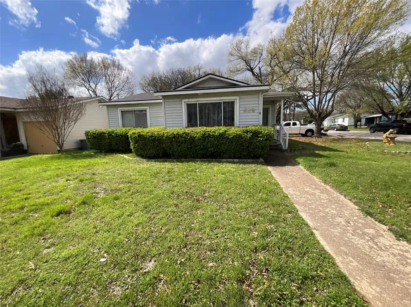 629 Harrison Ln, Hurst, TX 76053