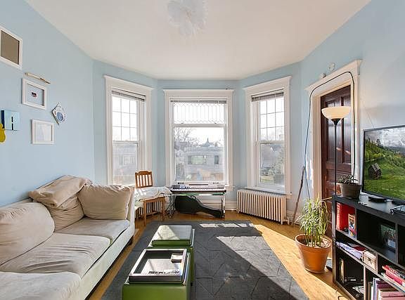 2nd image of 2517 N Kimball Ave