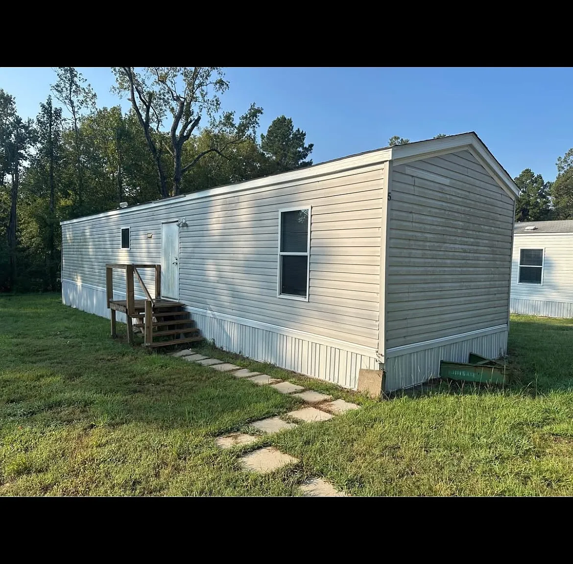 3 bed, 900 sqft, $1,100 — Photo 1