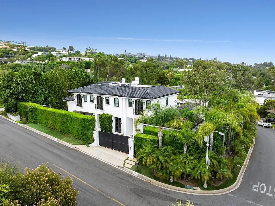 1124 Marilyn Dr