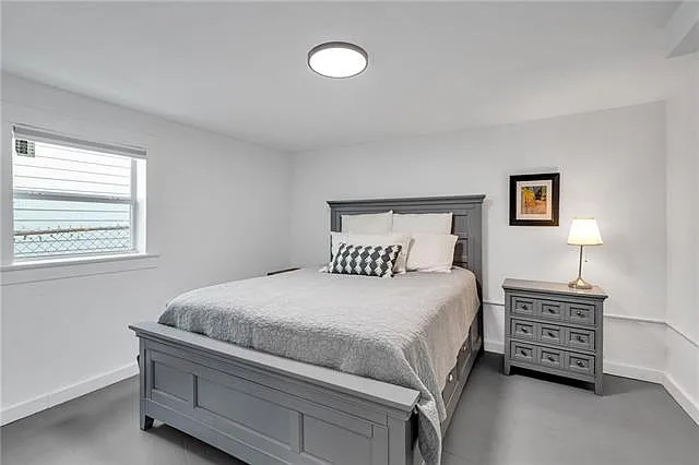 1539 Dante St #B — Photo 8