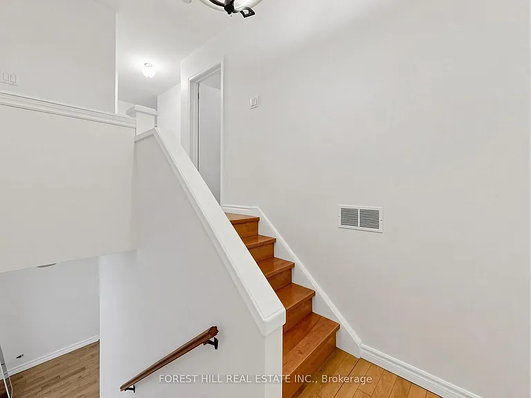32 Wycliffe Cres — Photo 18