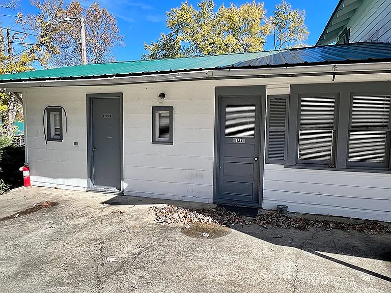 920 Greenville Hwy #18A — Photo 1