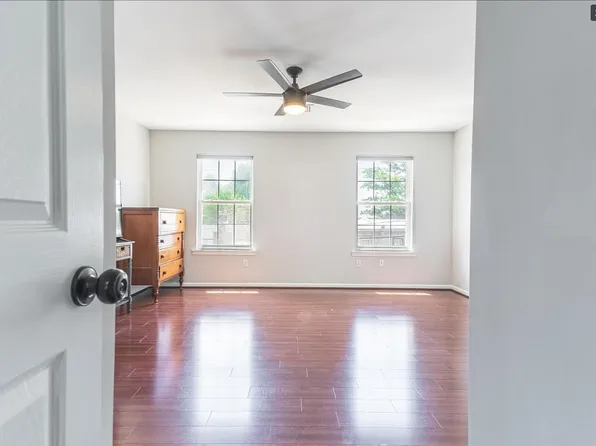 308 Hermitage St, Philadelphia, PA 19128