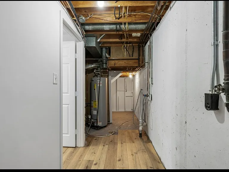 2420 Breezy Point Ln — Photo 23