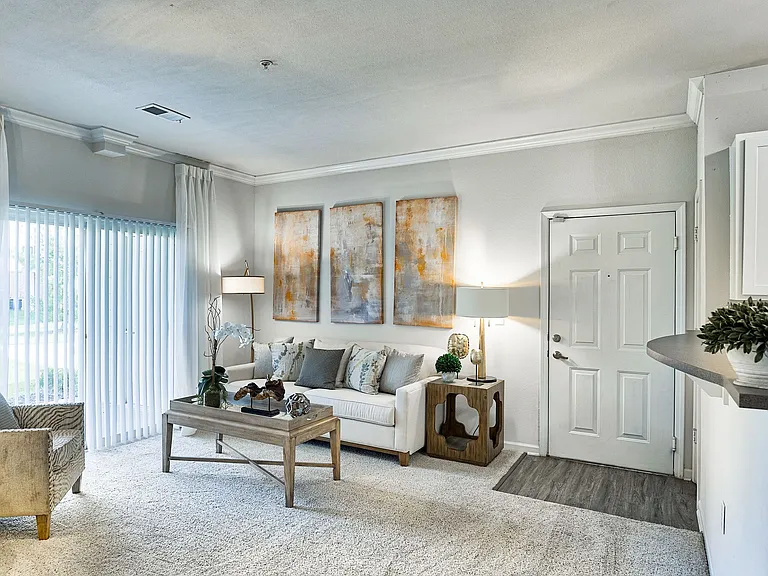 Eastland Trails Apartments — Photo 11