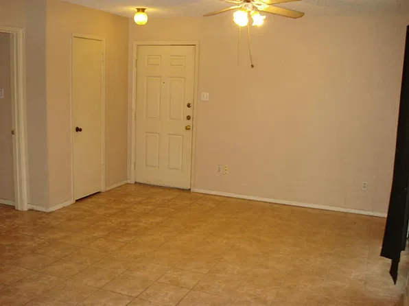2750 Holly Hall St, Houston, TX