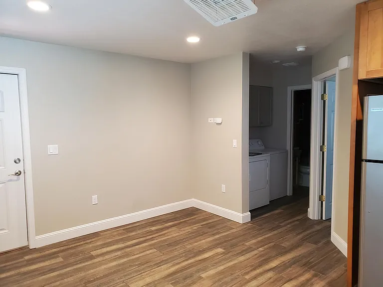 406 Fensalir Ave — Photo 7