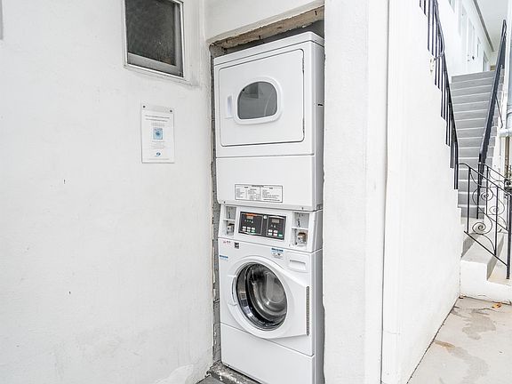 3rd image of 1110 Pennsylvania Ave APT 4
