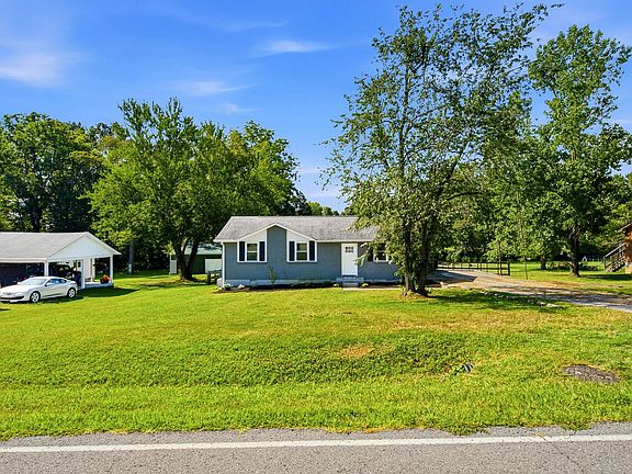 3rd image of 219 Staggs Dr