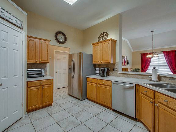 5th image of 9913 Delamere Dr