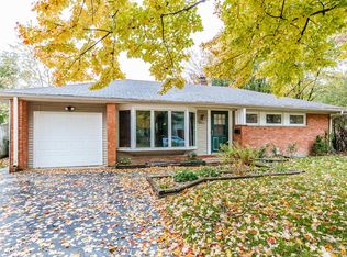 1024 Dell Rd, Northbrook, IL 60062